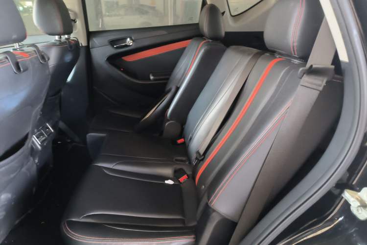 Used Dongfeng Fengon 580Pro 2020 220T Manual Yuling Edition Left Rear Seat