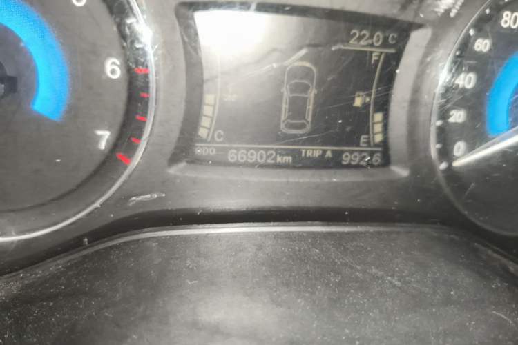 Used Dongfeng Fengon 580Pro 2020 220T Manual Yuling Edition Odometer Close Up