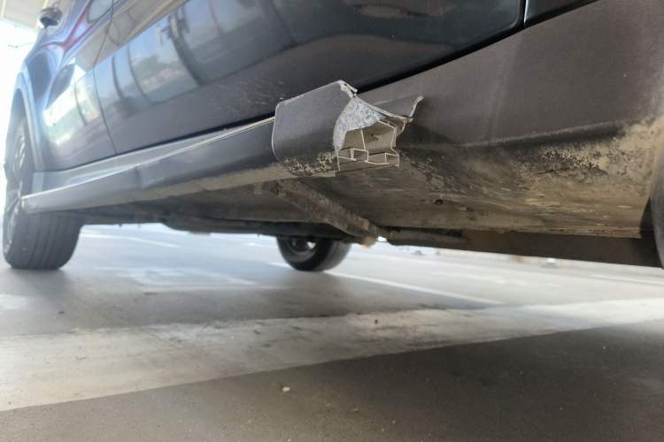 Used Dongfeng Fengon 580Pro 2020 220T Manual Yuling Edition Right Side Sill