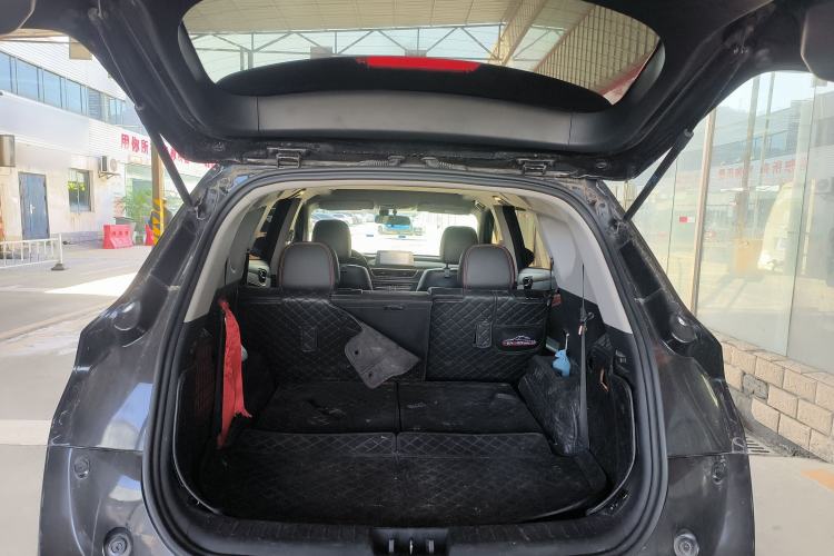 Used Dongfeng Fengon 580Pro 2020 220T Manual Yuling Edition Trunk