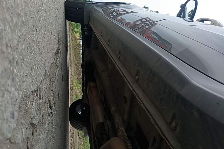 Used Dongfeng Fengon 580Pro 2020 220T Manual Yuling Edition Left Side Sill