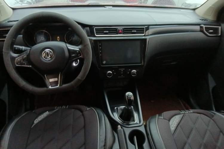 Used Dongfeng Fengon 580Pro 2020 220T Manual Yuling Edition Center Console