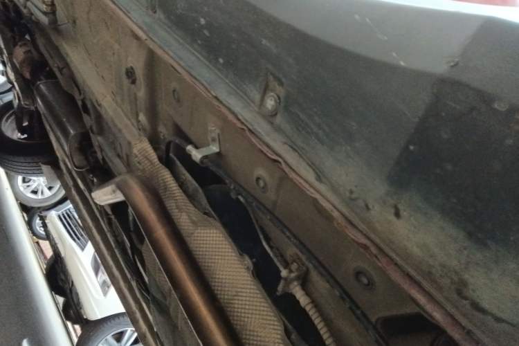 Used Dongfeng Fengon 580Pro 2020 220T Manual Yuling Edition Chassis Rear Left