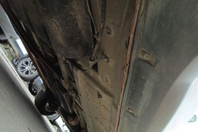 Used Dongfeng Fengon 580Pro 2020 220T Manual Yuling Edition Chassis Rear Right
