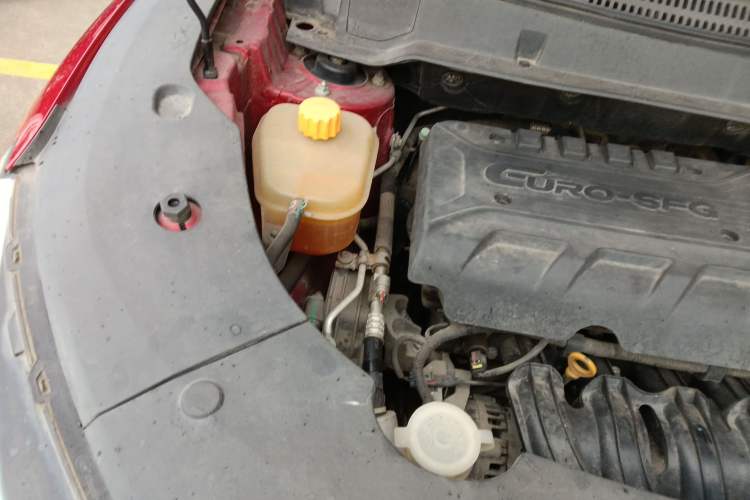 Used Dongfeng Fengon 580Pro 2020 220T Manual Yuling Edition Engine Bay Right