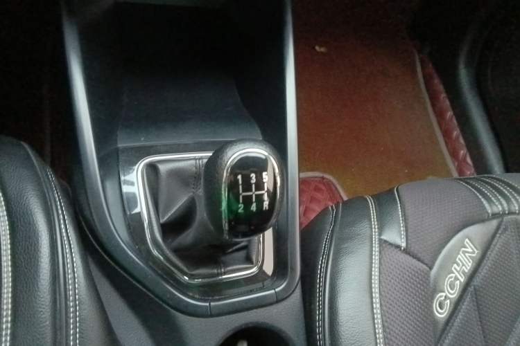 Used Dongfeng Fengon 580Pro 2020 220T Manual Yuling Edition Gear Lever
