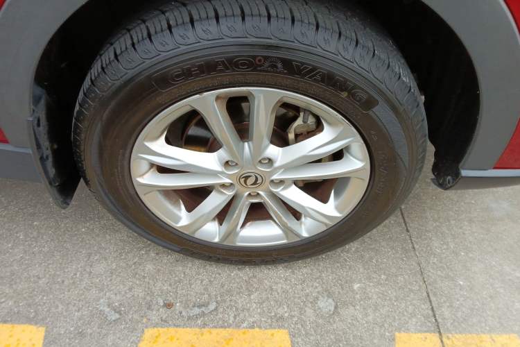 Used Dongfeng Fengon 580Pro 2020 220T Manual Yuling Edition Right Front Wheel Hub