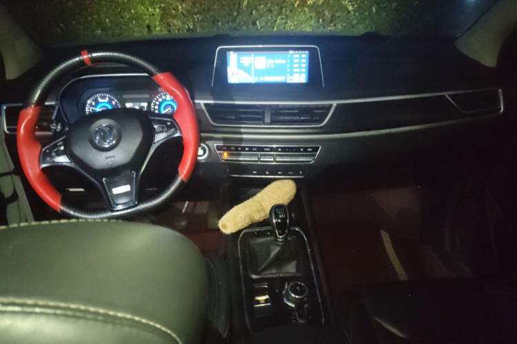 Used Dongfeng Fengon 580Pro 2020 220T Manual Yuling Edition Center Console