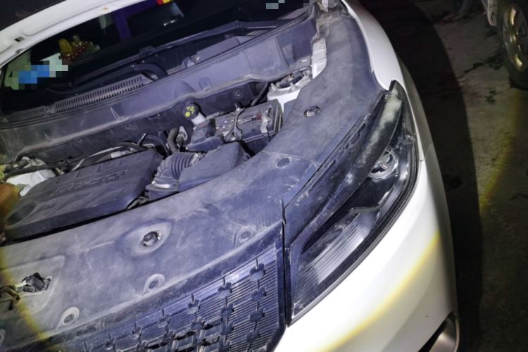 Used Dongfeng Fengon 580Pro 2020 220T Manual Yuling Edition Engine Bay Left