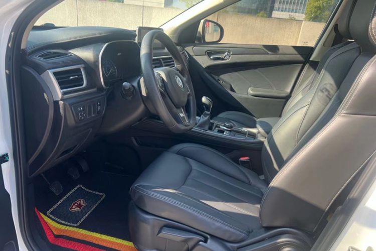 Used Dongfeng Fengon 580Pro 2020 220T Manual Yuling Edition Interior 2