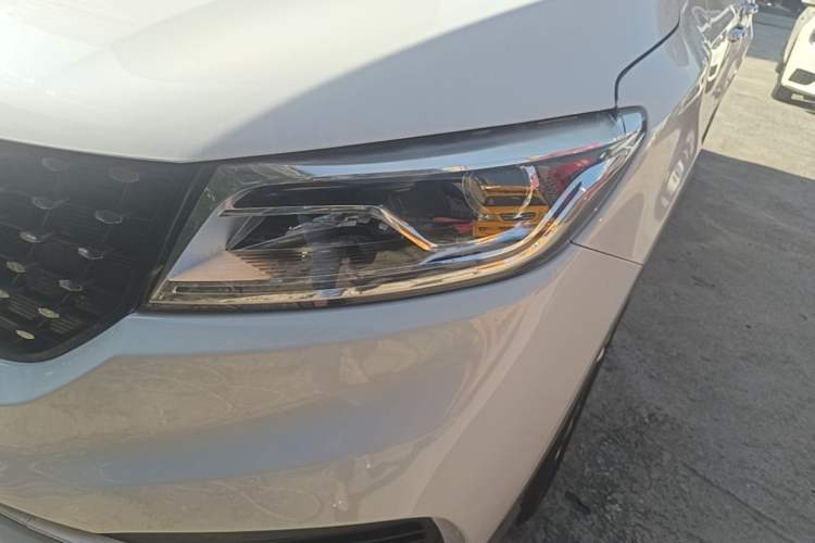 Used Dongfeng Fengon 580Pro 2020 220T Manual Yuling Edition Left Front Headlight