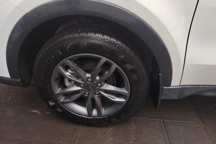 Used Dongfeng Fengon 580Pro 2020 280TGDI CVT Yuling Edition Left Front Wheel Hub