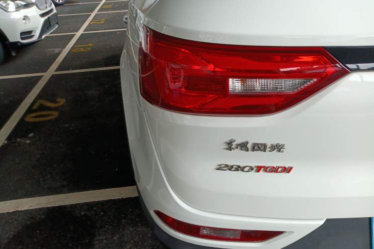 Used Dongfeng Fengon 580Pro 2020 280TGDI CVT Yuling Edition Left Rear Taillight