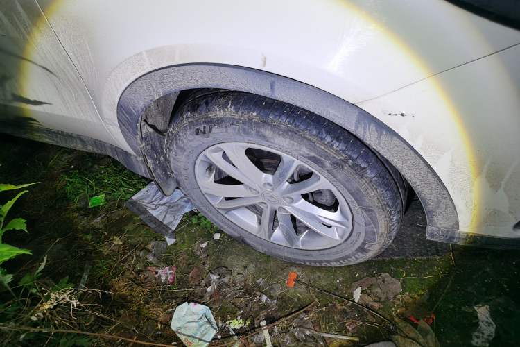 Used Dongfeng Fengon 580Pro 2020 220T Manual Yuling Edition Right Front Wheel Hub