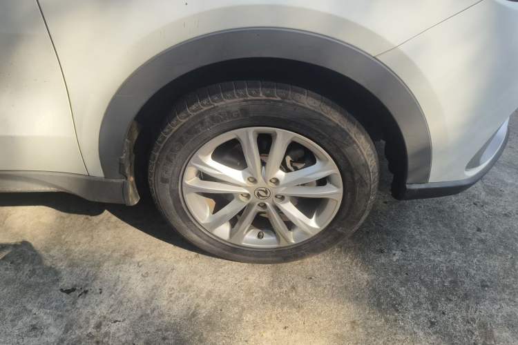 Used Dongfeng Fengon 580Pro 2020 220T Manual Yuling Edition Right Front Wheel Hub