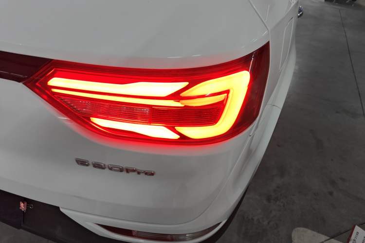 Used Dongfeng Fengon 580Pro 2020 280TGDI CVT Yuling Edition Right Rear Taillight