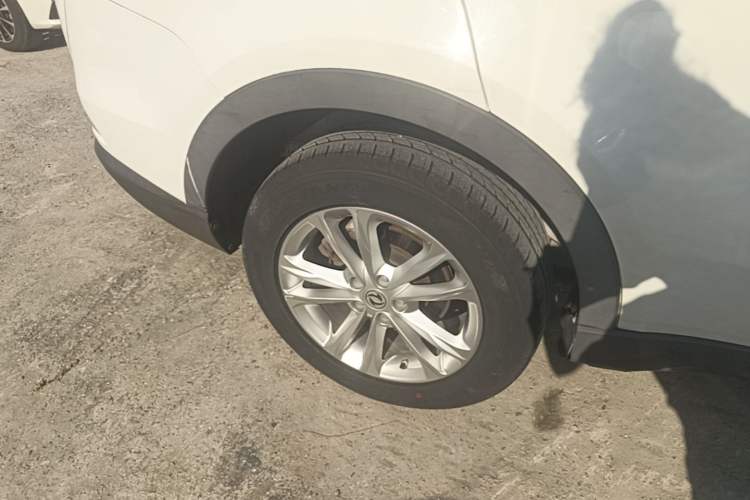 Used Dongfeng Fengon 580Pro 2020 220T Manual Yuling Edition Right Rear Wheel Hub