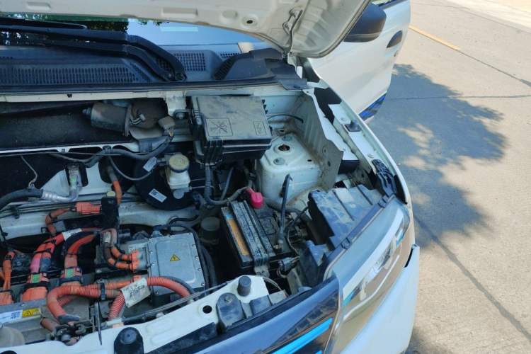 Used Dongfeng Fengon E1 2020 E-Intelligent Model Engine Bay Left