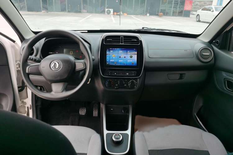 Used Dongfeng Fengon E1 2020 E-Intelligent Model Interior 2
