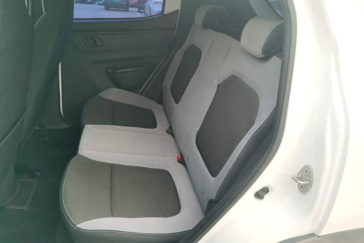 Used Dongfeng Fengon E1 2020 E-Intelligent Model Interior 4