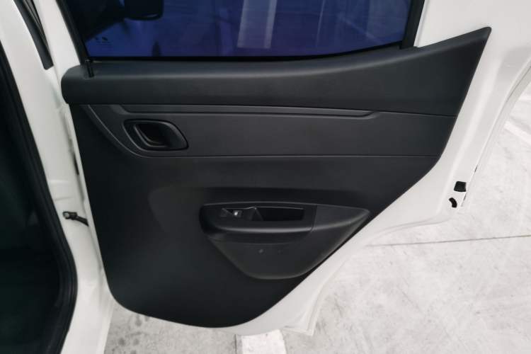 Used Dongfeng Fengon E1 2020 E-Intelligent Model Interior 6
