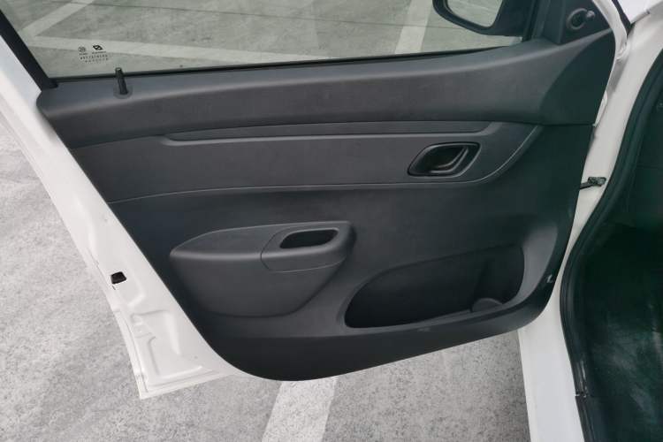 Used Dongfeng Fengon E1 2020 E-Intelligent Model Interior 7