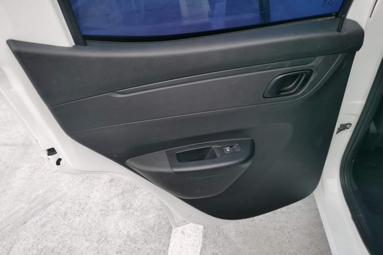 Used Dongfeng Fengon E1 2020 E-Intelligent Model Interior 8