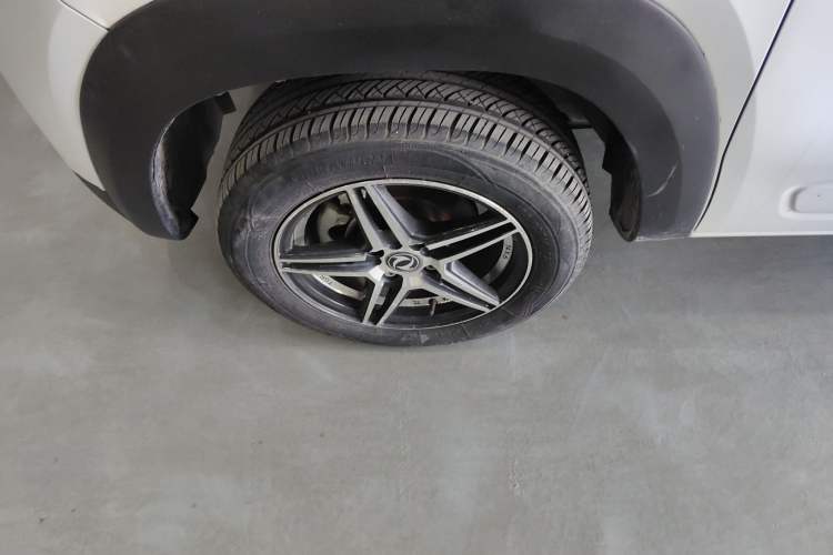 Used Dongfeng Fengon E1 2020 E-Motion Model Left Front Wheel Hub