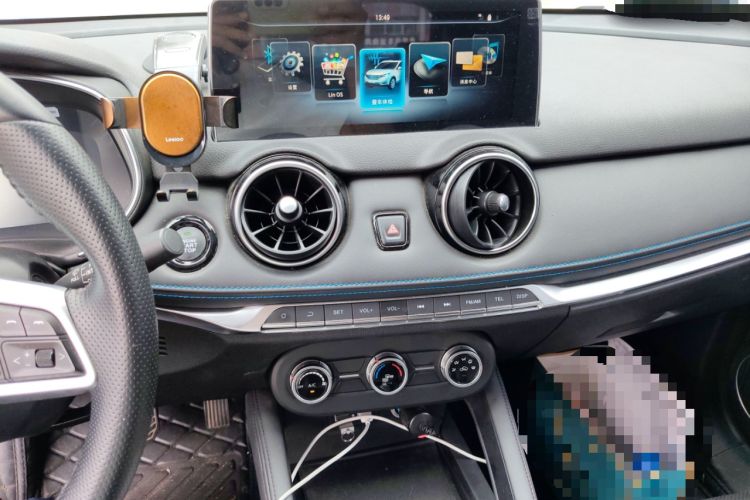 Used Dongfeng Fengon E3 2019 EVR Range-Extended Smart Enjoyment Model Audio And AC Panel