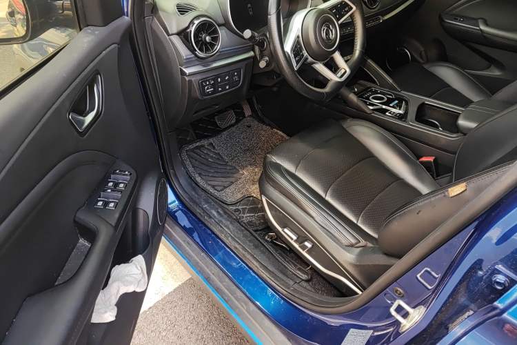 Used Dongfeng Fengon E3 2019 EVR Extended-Range Luxury Model Driver Seat