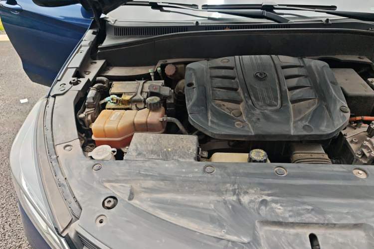 Used Dongfeng Fengon E3 2019 EVR Extended-Range Luxury Model Engine Bay Right
