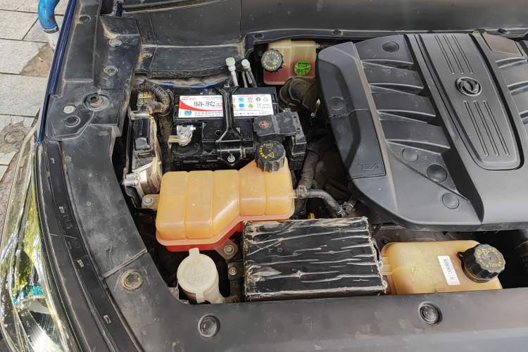 Used Dongfeng Fengon E3 2019 EVR Extended-Range Luxury Model Engine Bay Right