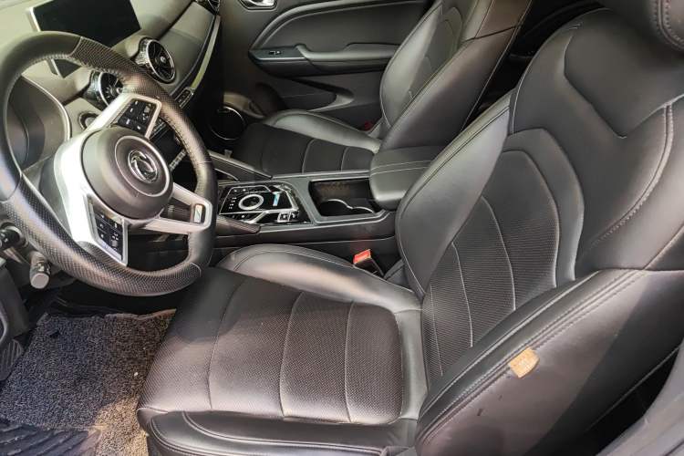 Used Dongfeng Fengon E3 2019 EVR Extended-Range Luxury Model Left Front Seat