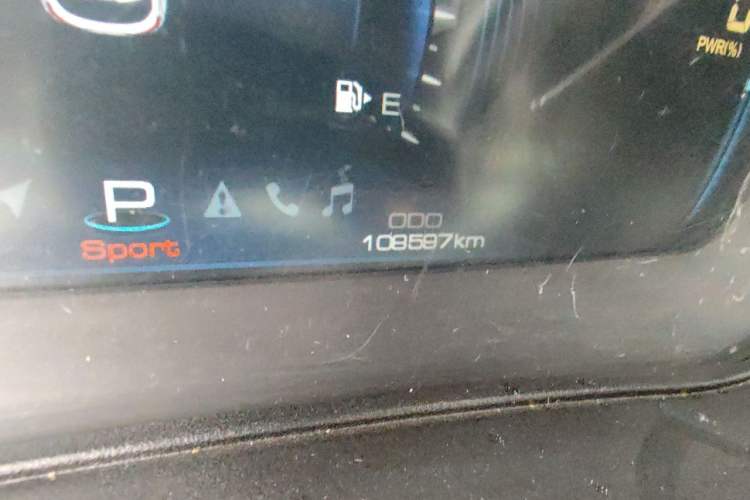 Used Dongfeng Fengon E3 2019 EVR Extended-Range Luxury Model Odometer Close Up