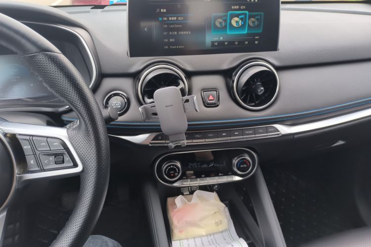 Used Dongfeng Fengon E3 2019 EVR Range-Extended Smart Model Audio And AC Panel