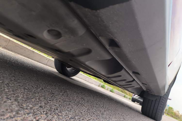 Used Dongfeng Fengon E3 2019 EVR Range-Extended Smart Model Chassis Front Left