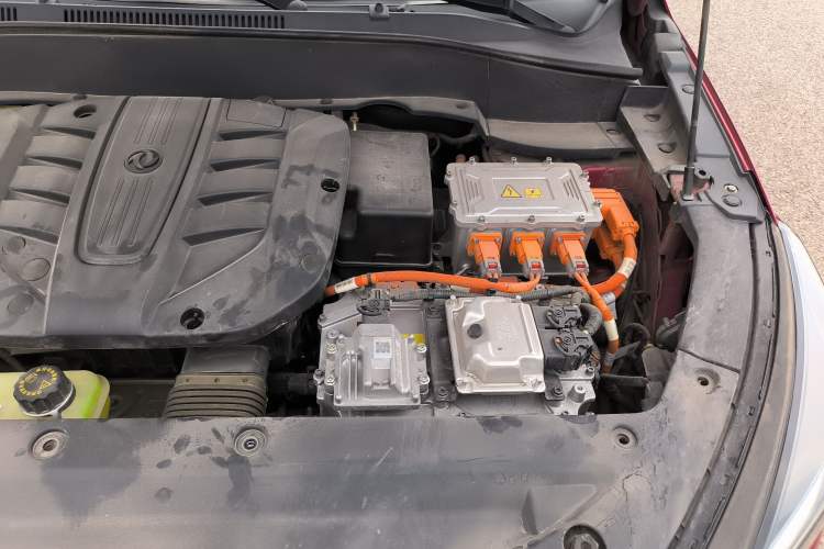 Used Dongfeng Fengon E3 2019 EVR Range-Extended Smart Model Engine Bay Left