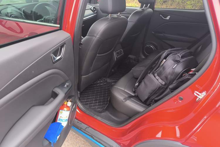 Used Dongfeng Fengon E3 2019 EVR Range-Extended Smart Model Left Rear Seat
