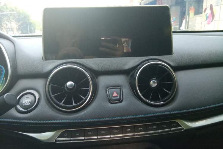 Used Dongfeng Fengon E3 2019 EV Zhiyue Model Audio And AC Panel