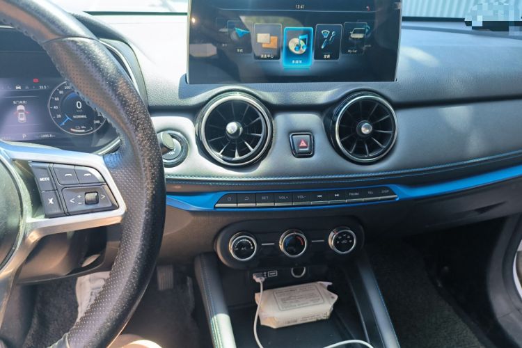 Used Dongfeng Fengon E3 2019 EV Zhiyue Model Audio And AC Panel
