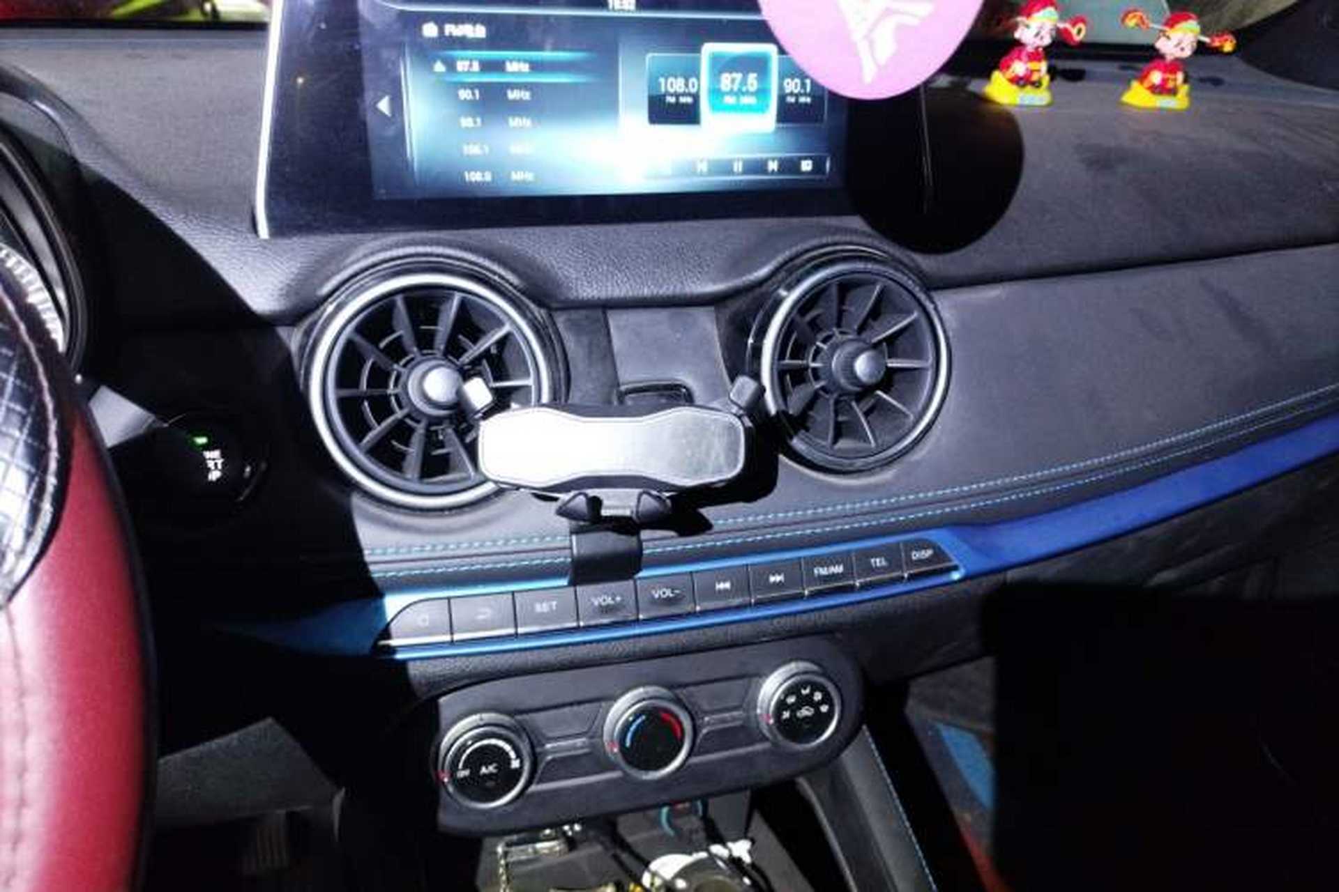 Used Dongfeng Fengon E3 2019 EVR Range-Extended Smart Enjoyment Model Audio And AC Panel