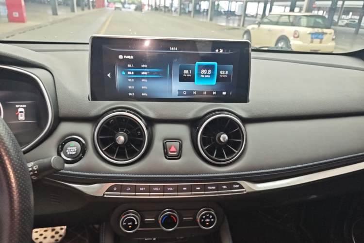Used Dongfeng Fengon E3 2019 EV Zhiyue Model Custom Edition Audio And AC Panel