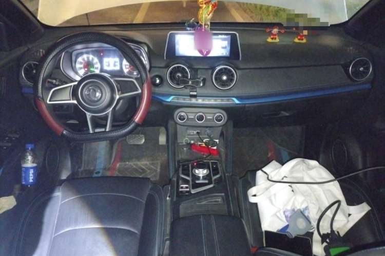 Used Dongfeng Fengon E3 2019 EVR Range-Extended Smart Enjoyment Model Center Console