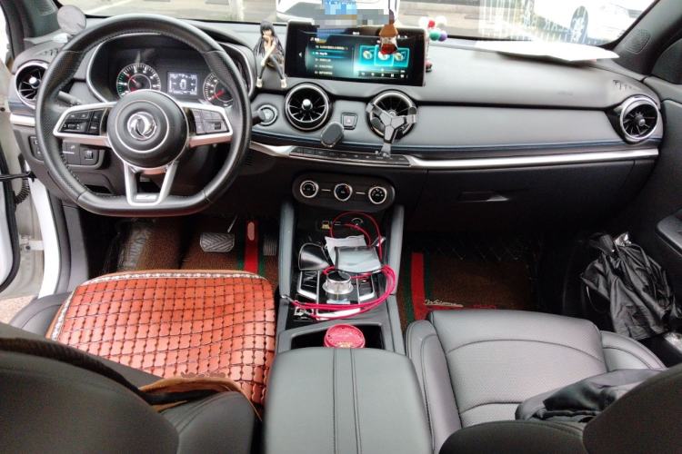 Used Dongfeng Fengon E3 2019 EVR Range-Extended Smart Model Center Console