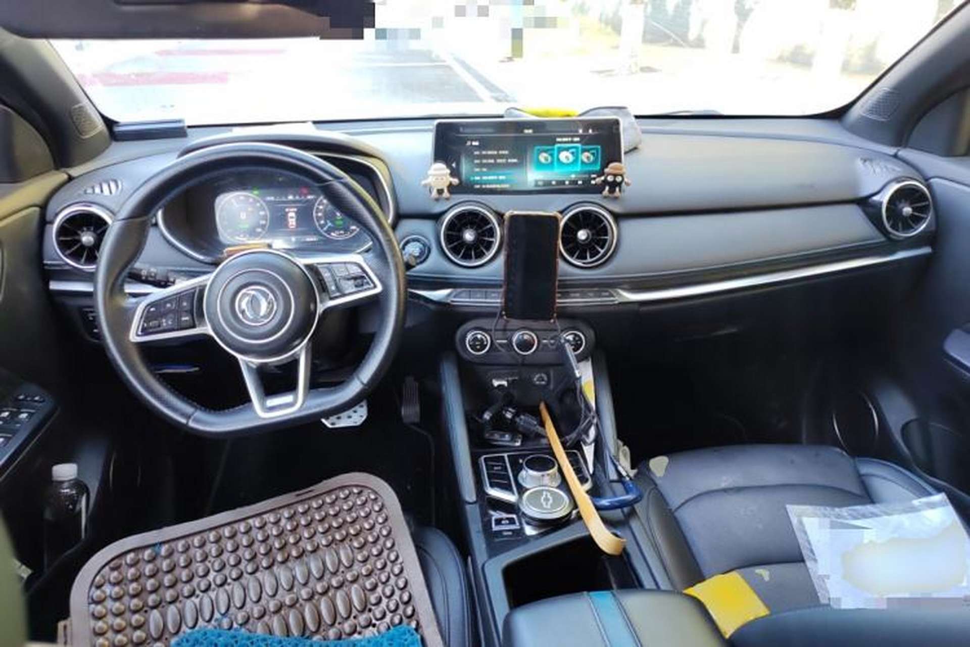 Used Dongfeng Fengon E3 2019 EV Zhiyue Model Center Console