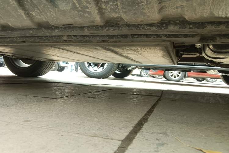 Used Dongfeng Fengon E3 2019 EVR Extended-Range Luxury Model Chassis Rear Left