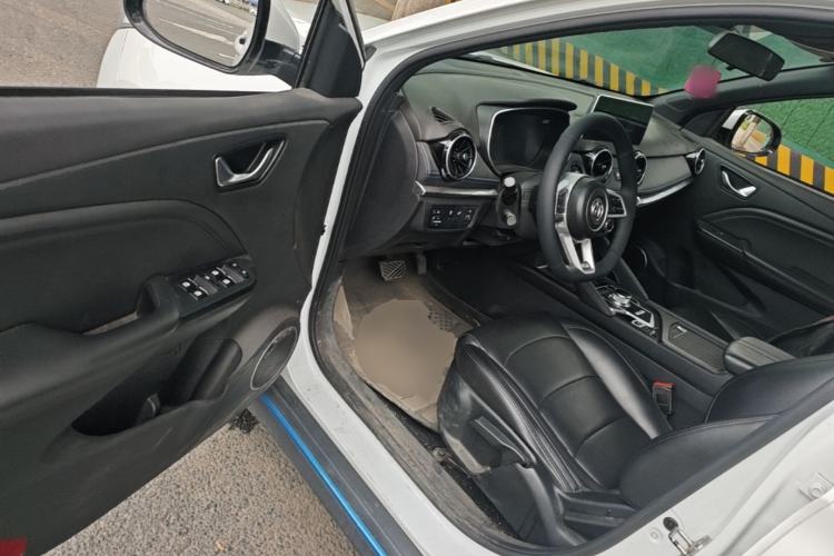 Used Dongfeng Fengon E3 2019 EVR Range-Extended Smart Model Driver Seat