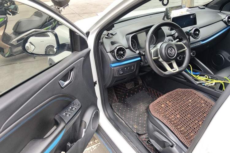 Used Dongfeng Fengon E3 2019 EV Zhiyue Model Driver Seat