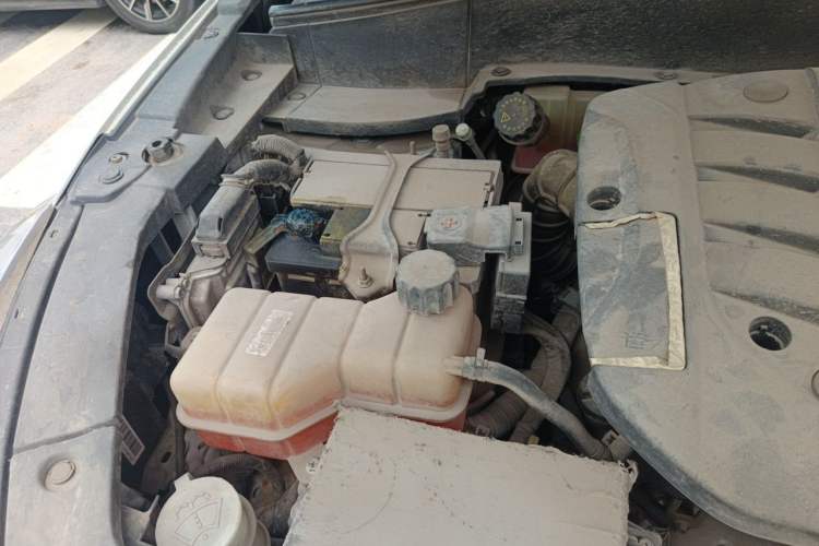 Used Dongfeng Fengon E3 2019 EVR Extended-Range Luxury Model Engine Bay Right