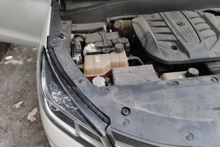 Used Dongfeng Fengon E3 2019 EVR Extended-Range Luxury Model Engine Bay Right